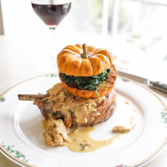 Warm up this Fall Long Island Restaurant Week at Bistro Été, one of the coziest spots in the Hamptons! 🍷 Indulge in their $46, 3-course prix fixe dinner, perfect for savoring the season’s best flavors. [link in bio]