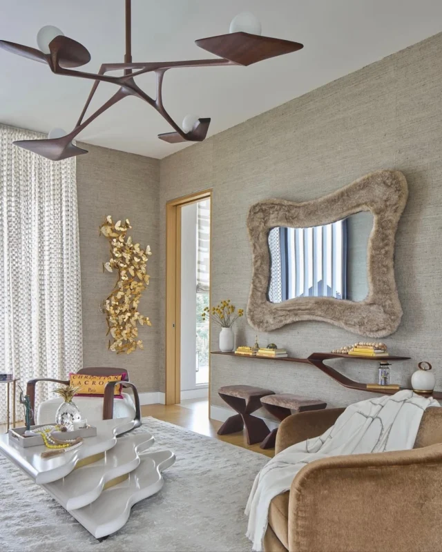 Only three days remain to experience the 2025 @holidayhousedesigns Designer Showhouse in Water Mill. Explore a stunning East End estate reimagined by more than 15 top interior designers, all coming together to raise funds for breast cancer research. From bold statements to timeless elegance, every room offers a unique story while supporting an important cause.