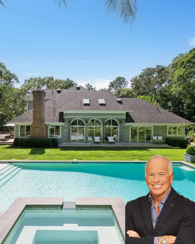 Where elegance meets ease in East Hampton 🕊️ This gated estate sits on 2 manicured acres between East Hampton and Sag Harbor, with a chef’s kitchen and sun-filled great room designed for seamless entertaining. Upstairs guest suites and a finished lower level with media room and additional guest space make hosting effortless, while outside, a 50-foot saltwater pool anchors the private backyard.

9 Bull Path Close, East Hampton
Represented by @depersiahamptons of @thecorcorangroup