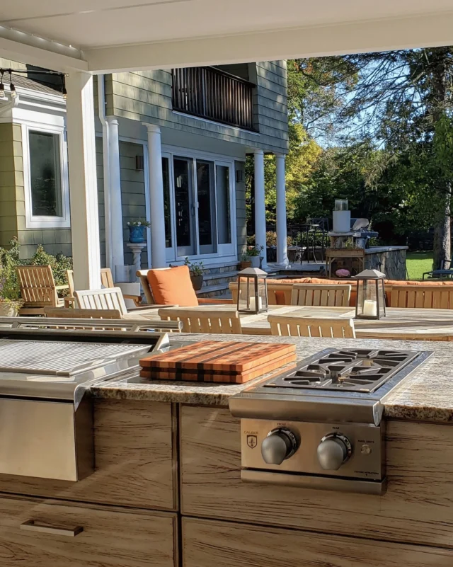 Outdoor living continues to evolve beyond the patio, becoming a true extension of the home. From thoughtfully designed gathering spaces to wellness-inspired retreats, today’s outdoor environments are created with comfort, functionality, and personal style in mind. It’s a fresh take on luxury that embraces both everyday living and effortless entertaining. [link in bio]